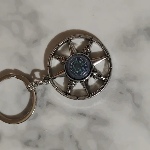 Compass Keychain - Picture 5 of 6